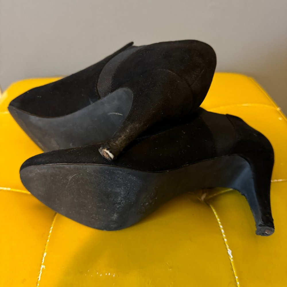 EUC Nine West Black Suede Booties Sz 9M - Picture 6 of 8